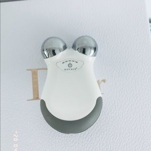 Nuface face massage lifting